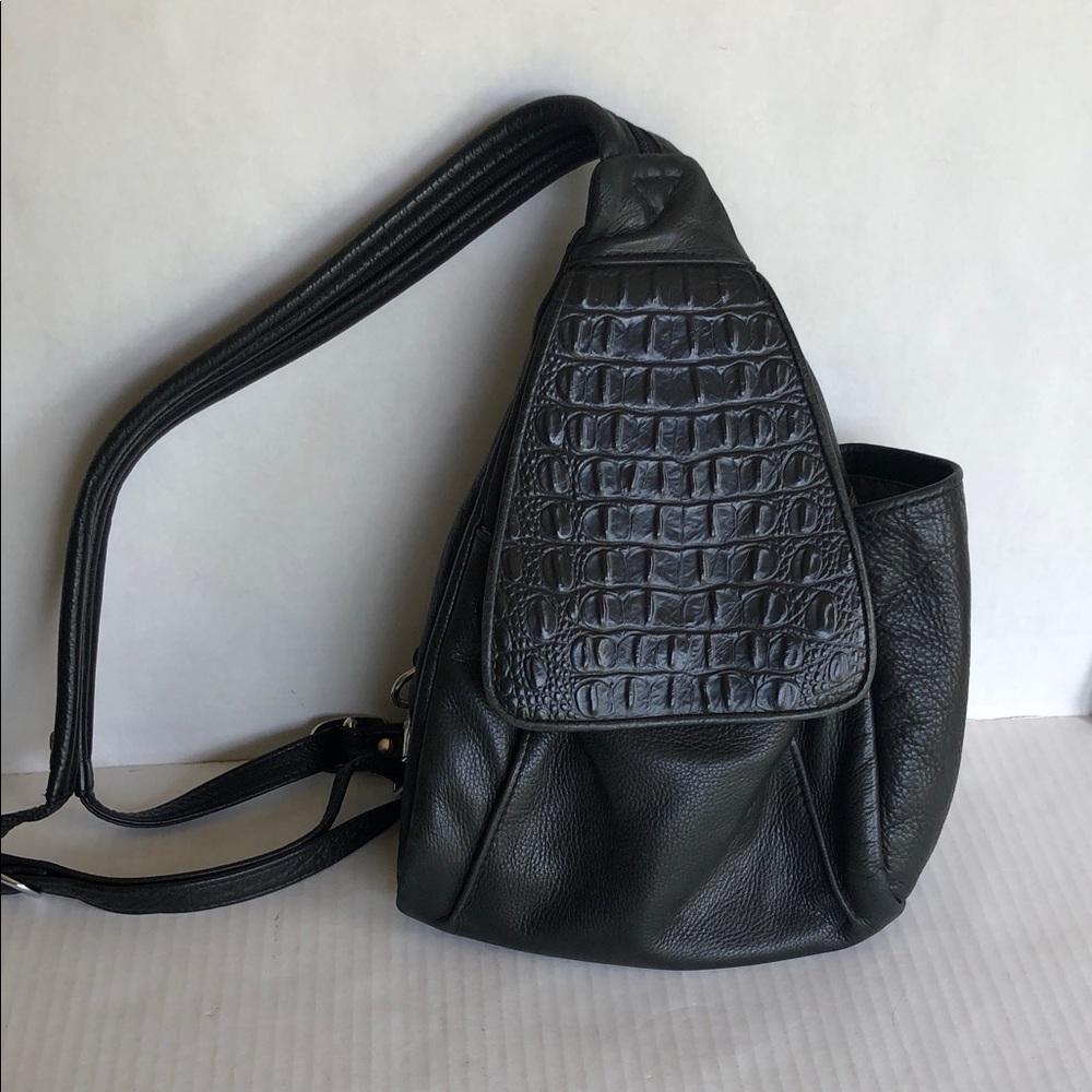 MacClay Leather Black Leather Men’s Chest Bag Sling Backpack, excellent